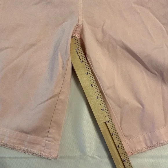 Ecru Pink Women’s Bermuda 10” Shorts Size 2 - Picture 5 of 7